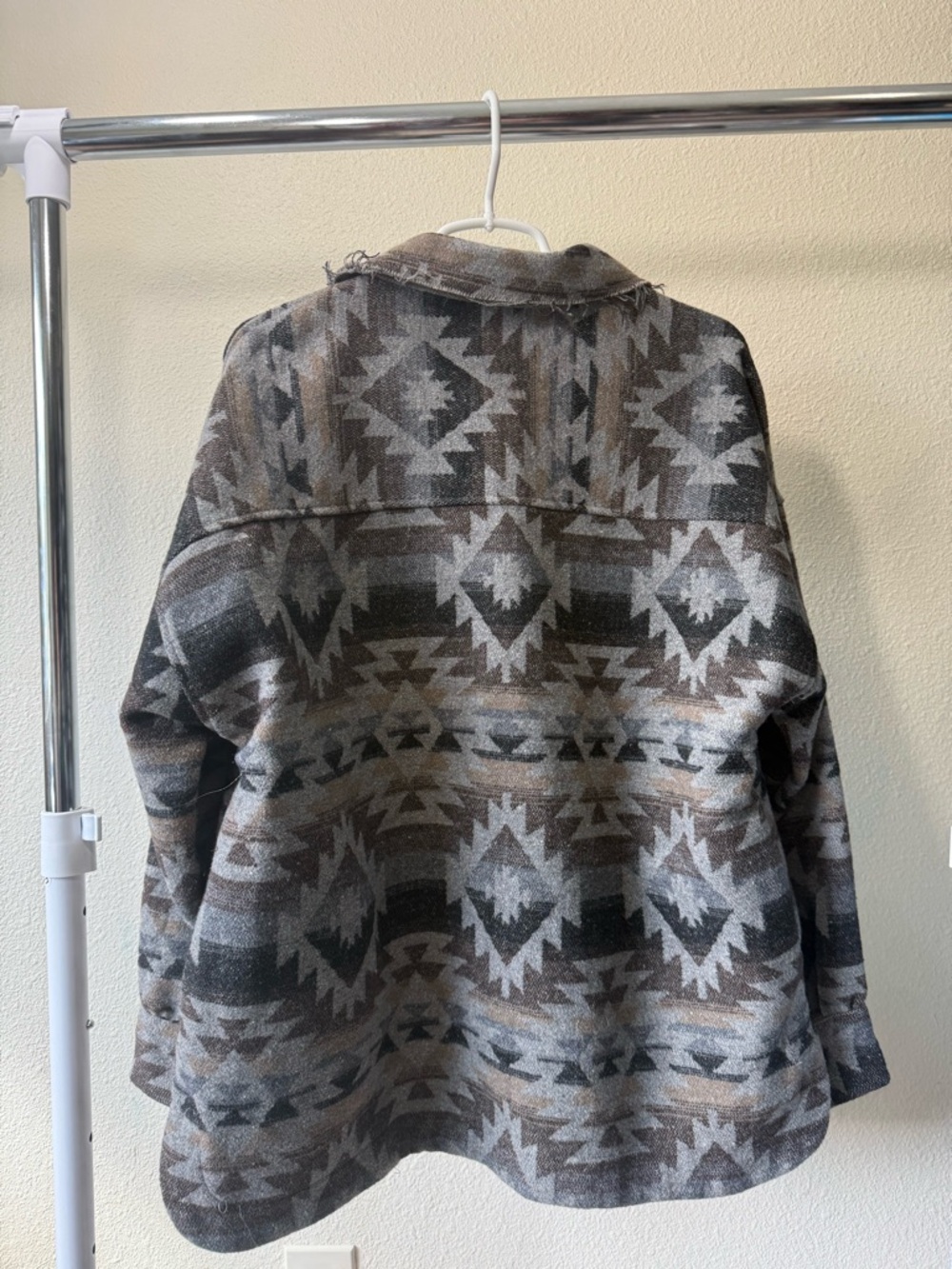 Aztec Pattern Button-Front Shacket Jacket - Gray & Brown - Picture 4 of 4
